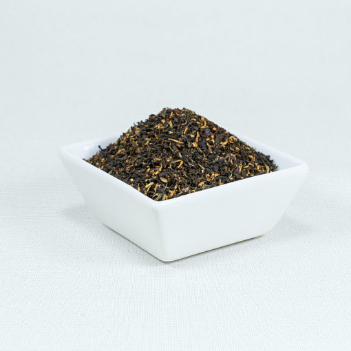 ﻿Schwarzer Tee Assam FBOP in weißer Schale