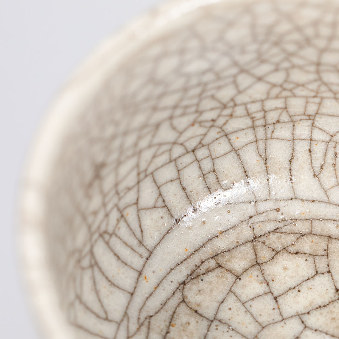 Detailaufnahme weiße Raku-Keramik